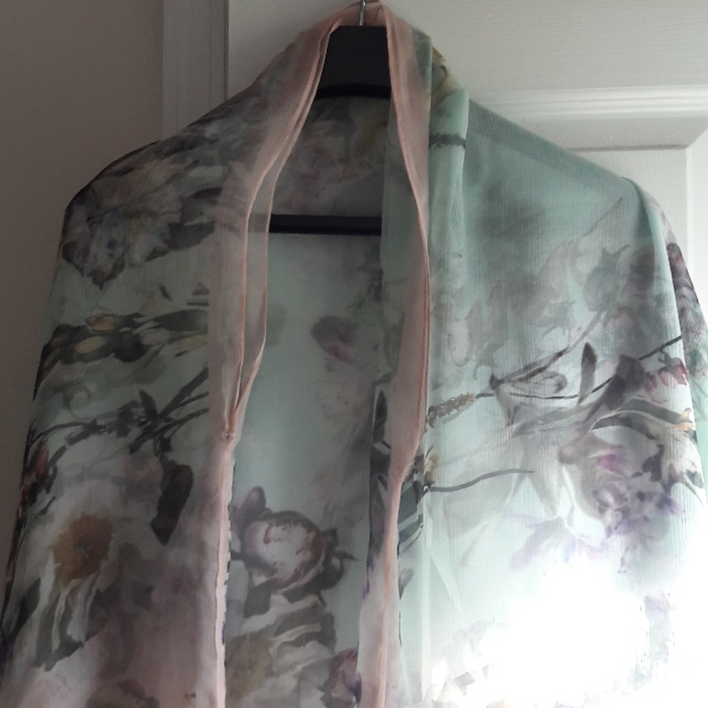 Scarf - Picture 2 of 5